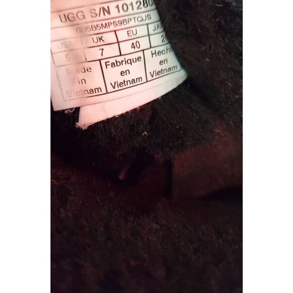 UGG boots  - Picture 2 of 7